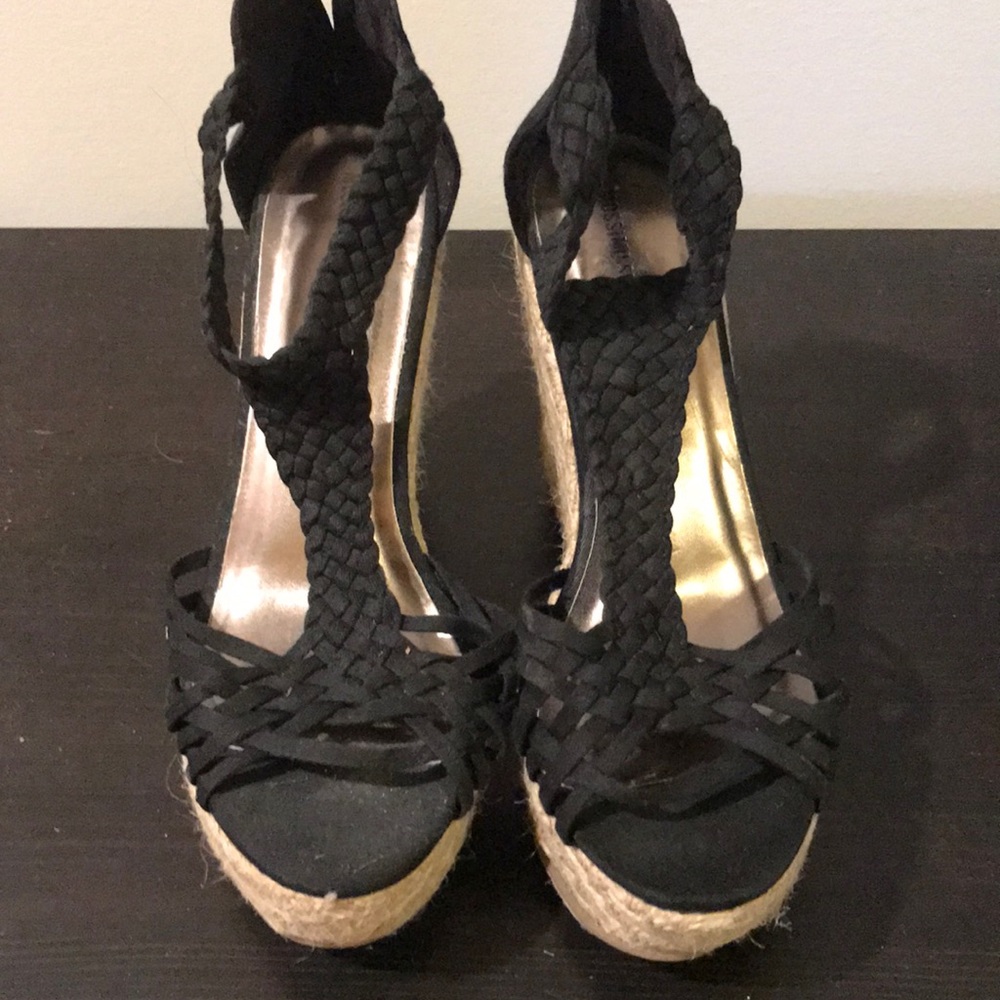 Black Wedges